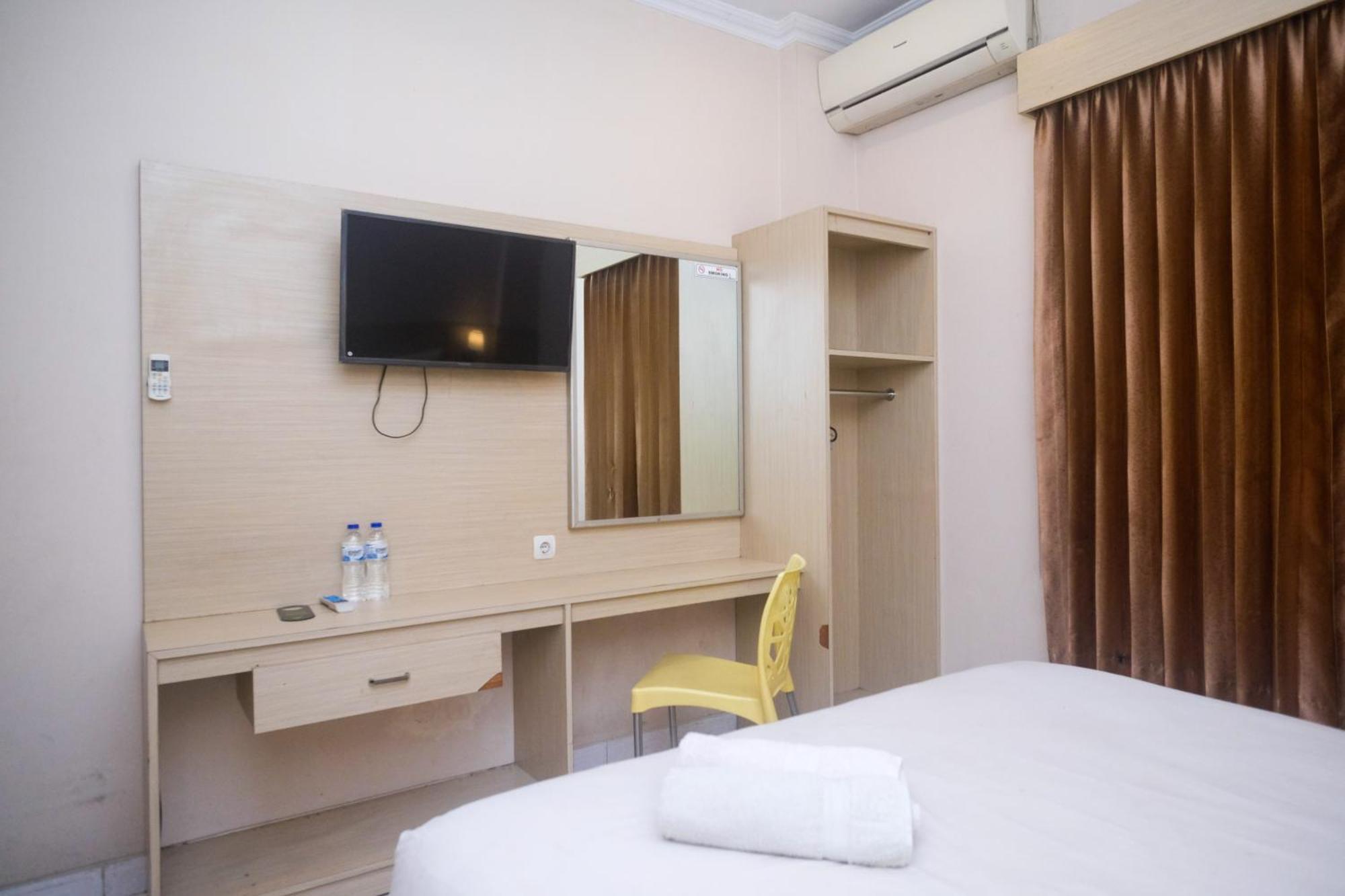 OYO 902 Hotel Pondok Anggun Maguwo Bagian luar foto