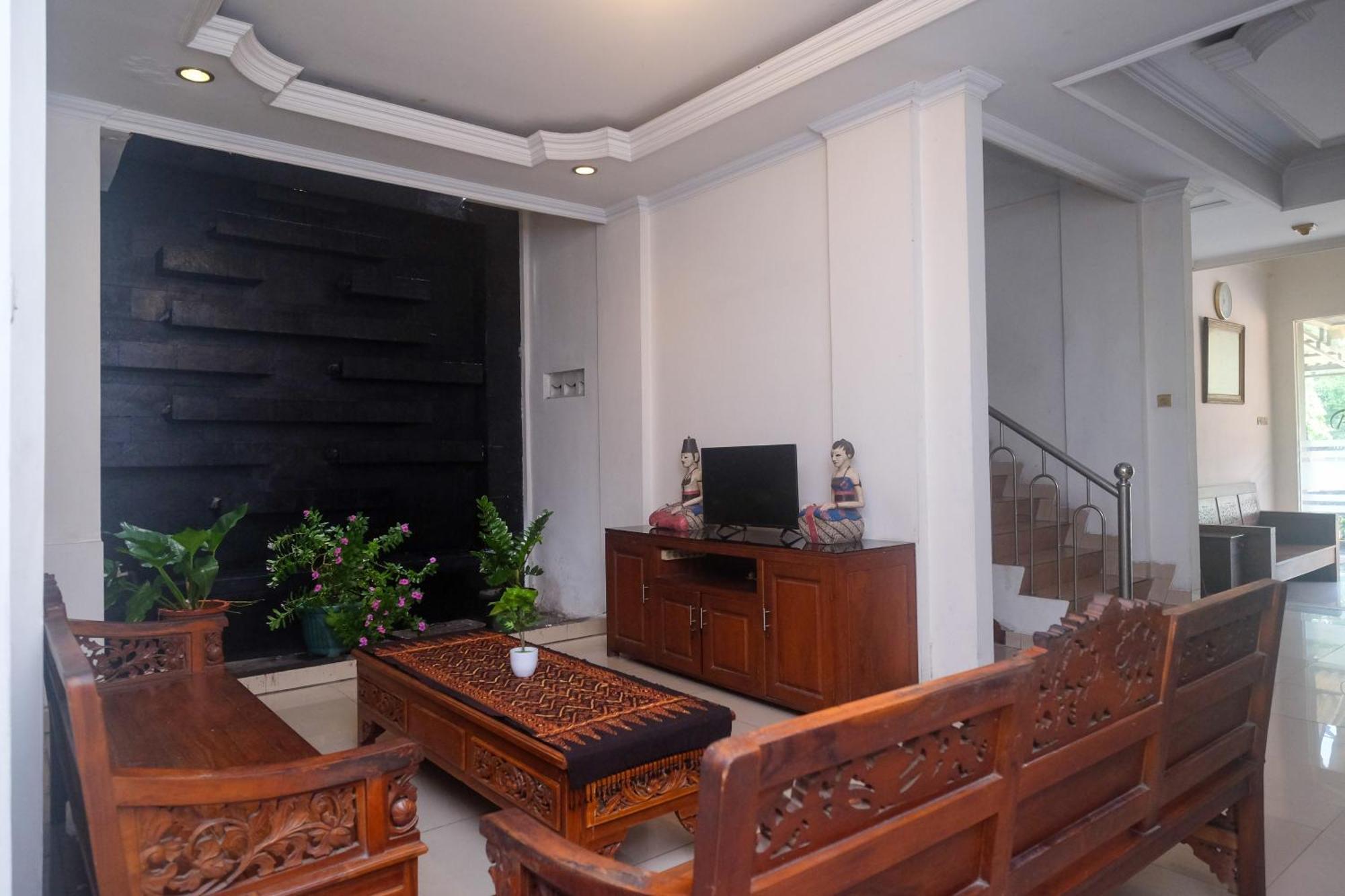 OYO 902 Hotel Pondok Anggun Maguwo Bagian luar foto
