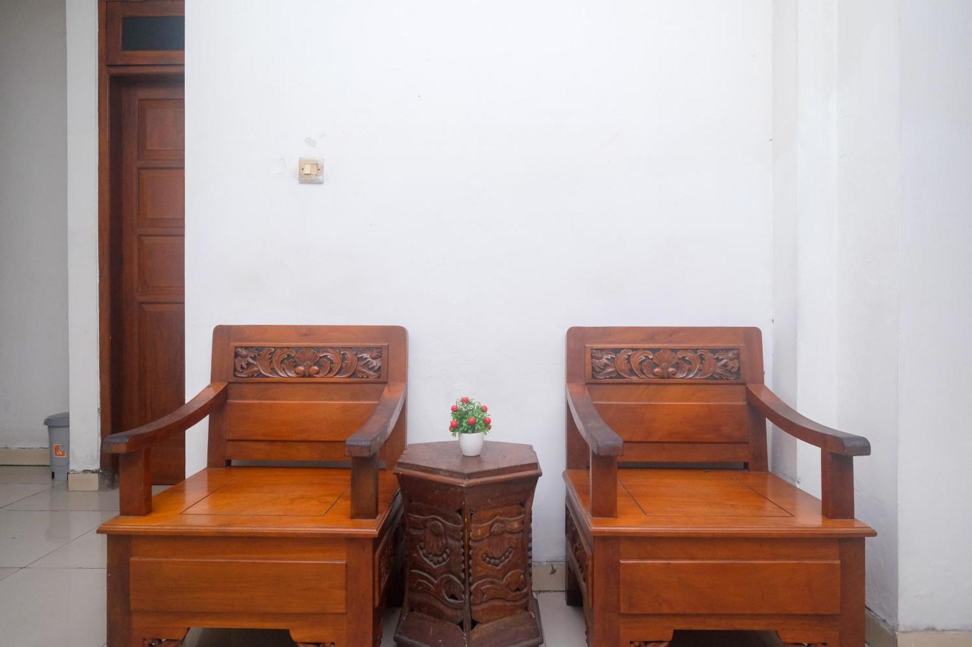 OYO 902 Hotel Pondok Anggun Maguwo Bagian luar foto