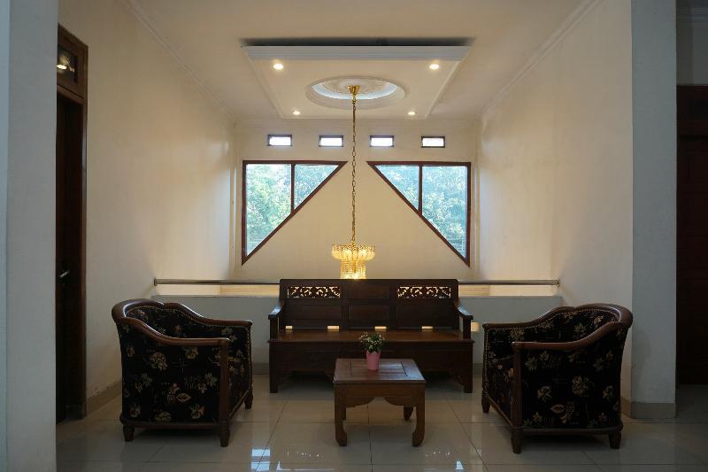 OYO 902 Hotel Pondok Anggun Maguwo Bagian luar foto